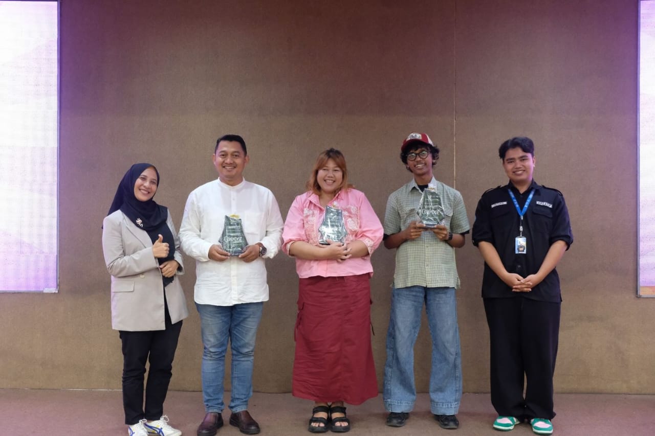 COMMUNICATION PARADISE